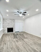 10527 Westedge Dr in Sugar Land, TX - Building Photo - Building Photo
