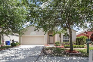 6731 Monarch Park Dr in Apollo Beach, FL - Building Photo