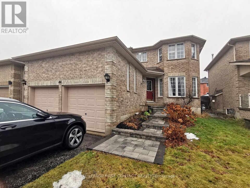 44 Livia Herman Way in Barrie, ON - Building Photo