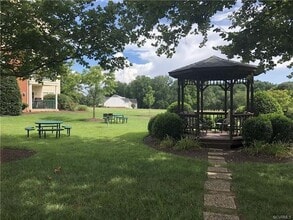 9999 Links Ln in Glen Allen, VA - Building Photo - Building Photo