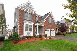 11004 Fillys Ford Xing in Upper Marlboro, MD - Foto de edificio - Building Photo