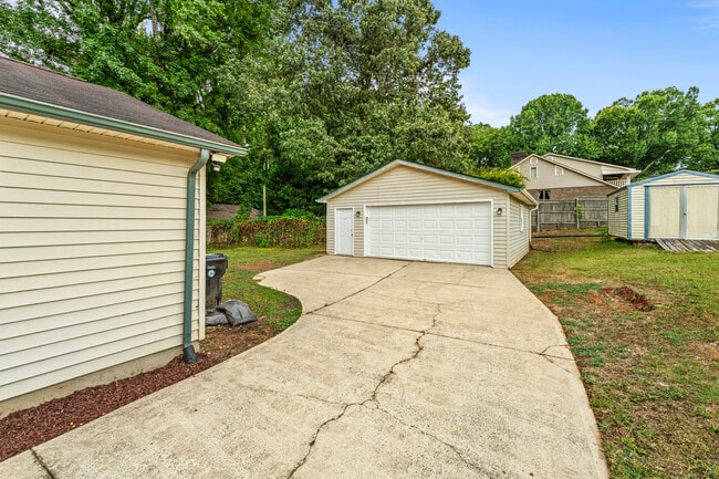 220 Hahn Pl SE in Concord, NC - Building Photo - Building Photo