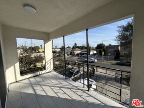 719 E 79th St in Los Angeles, CA - Building Photo - Building Photo