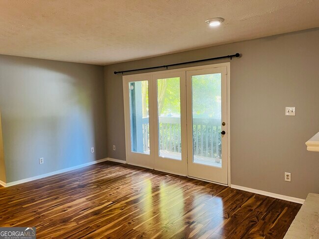 313 Tuxworth Cir in Decatur, GA - Building Photo - Building Photo