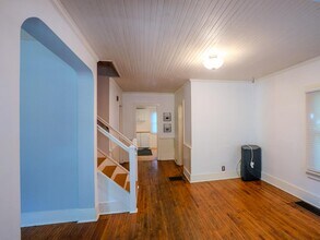 824 Lucas Ct in Kalamazoo, MI - Building Photo - Building Photo