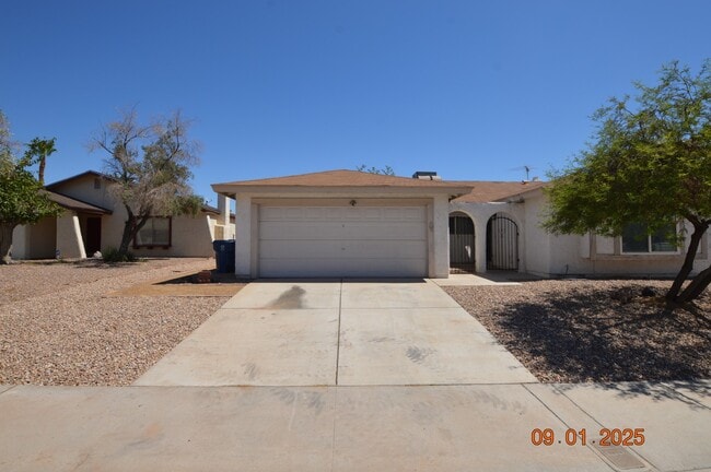 3744 Riano Cir