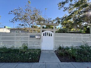 2245 Garnet Ave in San Diego, CA - Building Photo - Building Photo