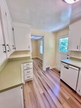 2302 NE 94th St in Seattle, WA - Building Photo - Building Photo
