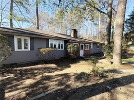 4061 Lower Roswell Rd in Marietta, GA - Building Photo