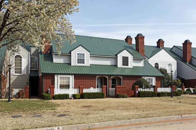 Wellington Commons in Oklahoma City, OK - Building Photo - Building Photo