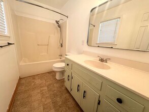 200 Dramtree Dr in Elizabeth City, NC - Building Photo - Building Photo