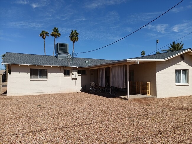 715 W 18th St in Tempe, AZ - Foto de edificio - Building Photo