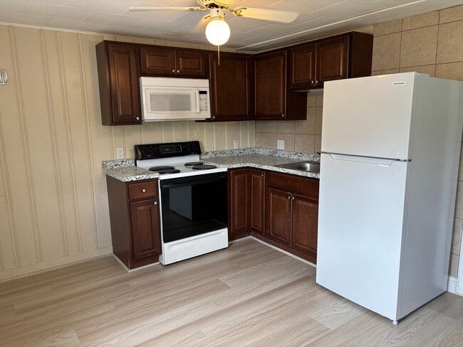 11 Waterman Rd, Unit Unit A in Auburn, MA - Building Photo - Building Photo