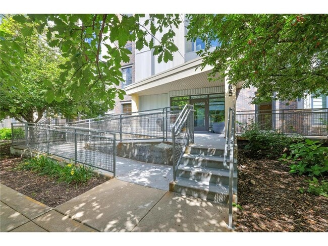 property at 2565 Franklin Ave