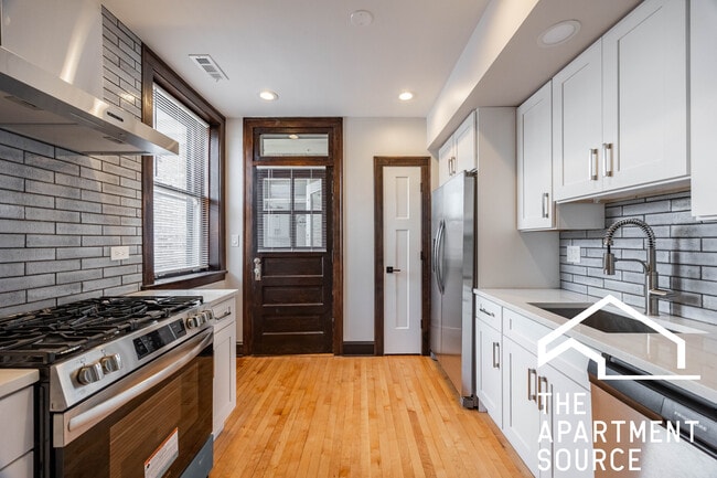 6409 N Talman Ave in Chicago, IL - Foto de edificio - Building Photo