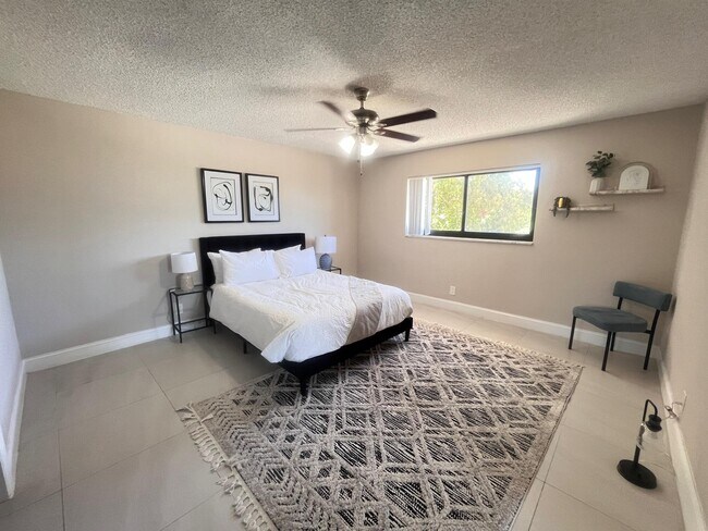 6499 NE 7th Ave in Boca Raton, FL - Building Photo - Building Photo