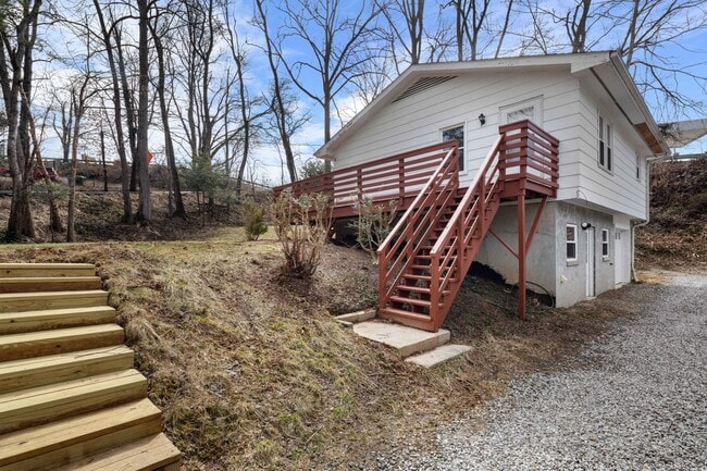 property at 6 Shady Cir