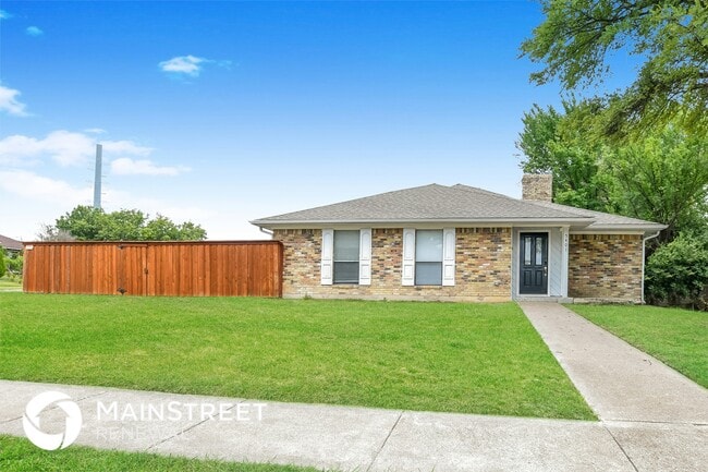 property at 5401 Edgewater Cir