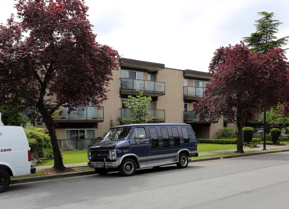 1880 Greer Ave in Vancouver, BC - Building Photo