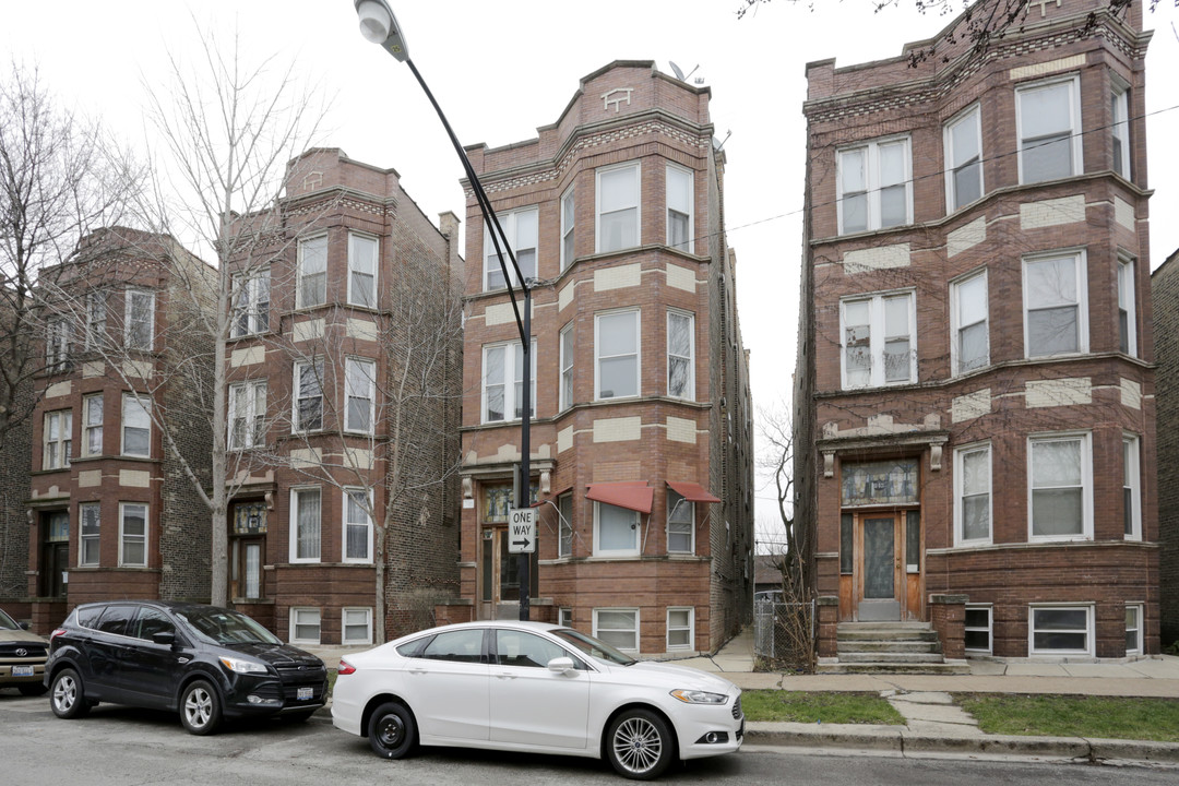 845 N Leavitt St in Chicago, IL - Building Photo