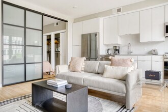 2210 Wisconsin Ave NW in Washington, DC - Building Photo - Building Photo