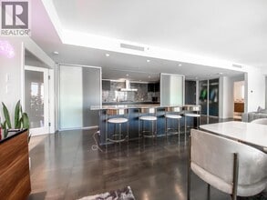 1011 W Cordova St in Vancouver, BC - Building Photo - Building Photo