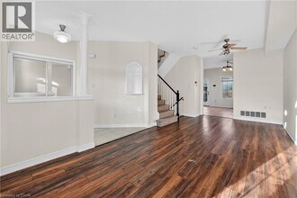 461 Hwy 8 in Hamilton, ON - Building Photo - Building Photo