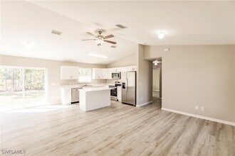 1120 Darling St E in Lehigh Acres, FL - Building Photo - Building Photo