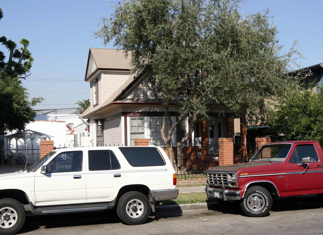 637-639 Olive Ave in Long Beach, CA - Building Photo - Building Photo