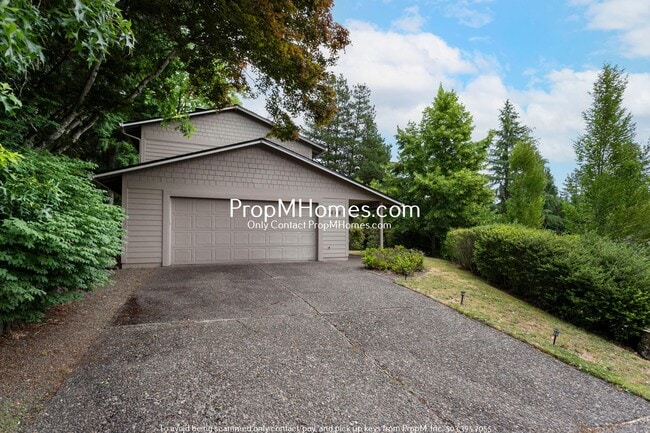 property at 1448 Greentree Cir