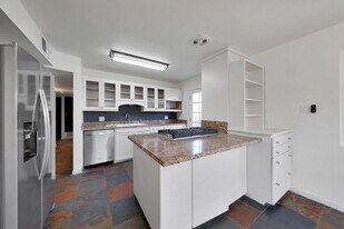 7031 E Loma Land Dr in Scottsdale, AZ - Building Photo