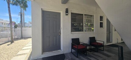8430 Harding Ave in Miami Beach, FL - Building Photo - Building Photo