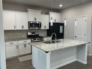 316 Greenway Dr in Andice, TX - Building Photo - Building Photo
