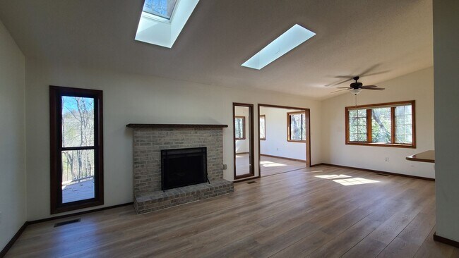 32 Honey Suckle Ridge Rd in Pisgah Forest, NC - Building Photo - Building Photo