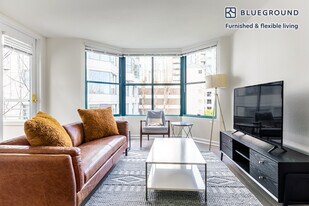 2 Townsend St in San Francisco, CA - Building Photo