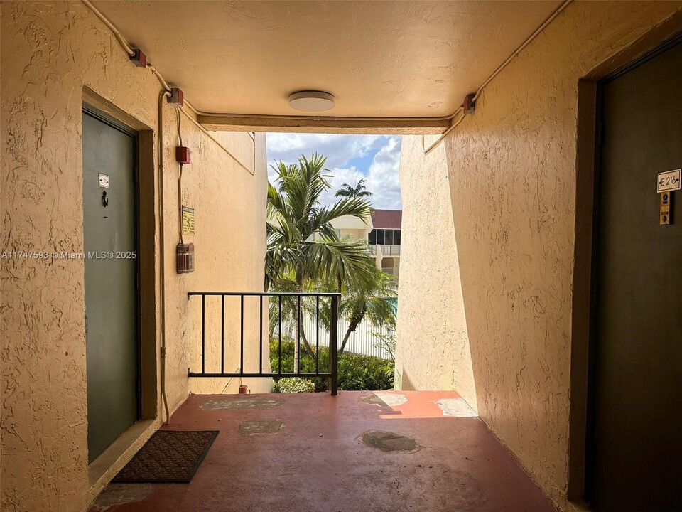 13903 SW 90th Ave, Unit 214E in Miami, FL - Building Photo