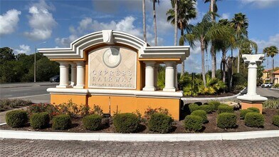 5467 Vineland Rd in Orlando, FL - Building Photo - Building Photo