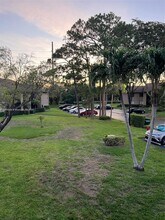 512 Shady Pine Way in Greenacres, FL - Building Photo - Building Photo