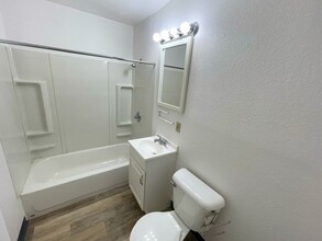 125 Meyer St-Unit -2 in Anchorage, AK - Building Photo - Building Photo