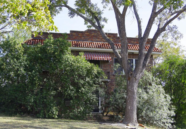 5514-5550 Broadway St in San Antonio, TX - Foto de edificio - Building Photo