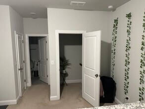 13011 Kornegy Dr in Charlotte, NC - Building Photo - Building Photo