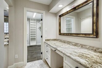 11426 Cold Spring Dr in Houston, TX - Foto de edificio - Building Photo