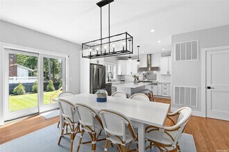 55 Squires Ave in East Quogue, NY - Building Photo - Building Photo