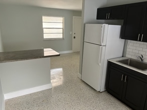 761 SW 9th St in Miami, FL - Foto de edificio - Building Photo