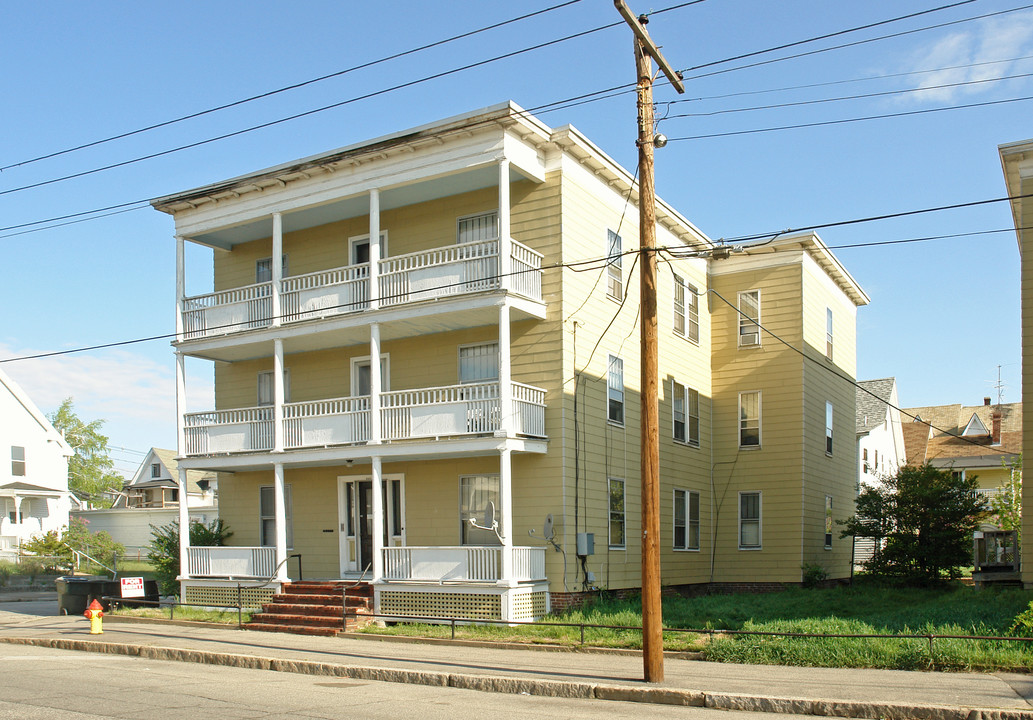 237 Amory St in Manchester, NH - Foto de edificio