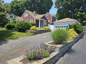 60 Irving St in Medford, MA - Foto de edificio - Building Photo