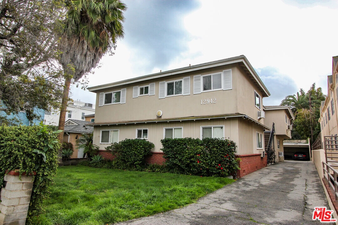 12942 Moorpark St in Los Angeles, CA - Building Photo