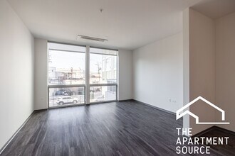 2340 N California Ave in Chicago, IL - Building Photo - Building Photo