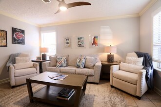 206 Edinburgh Way in Oxford, MS - Building Photo - Building Photo