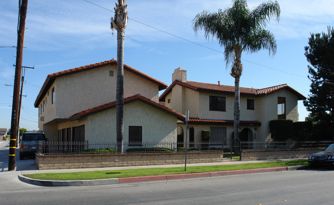 11120-11128 Bloomfield St in Los Alamitos, CA - Building Photo